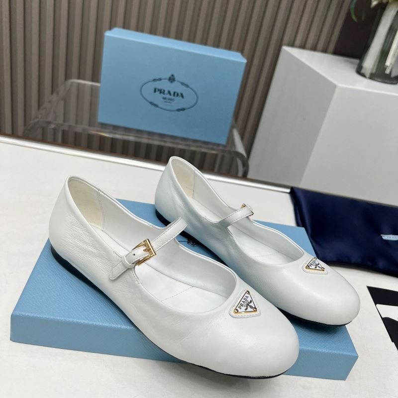 Pra*a slippers